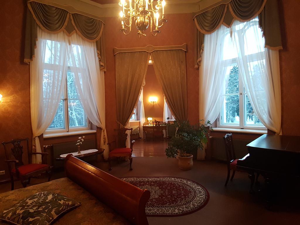 Birinu Pils Hotel Bīriņi Kültér fotó