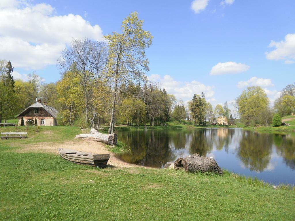 Birinu Pils Hotel Bīriņi Kültér fotó