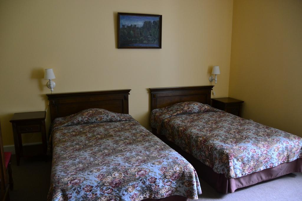 Birinu Pils Hotel Bīriņi Kültér fotó