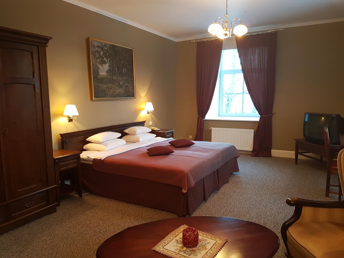 Birinu Pils Hotel Bīriņi Kültér fotó